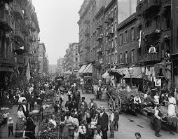 america moves to the city article khan academy photograph of mulberry street in new york city 1900 the street is very busy