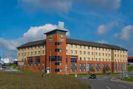 hotels near london luton airport in