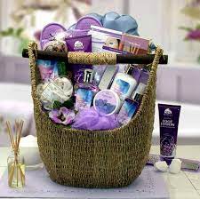 the top 10 best gift baskets for her