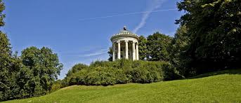 Der englische garten münchen ist mit einer fläche von von 3,7 quadratkilometer einer der größten stadtparks der welt. Englischer Garten Munchen Garten Europa