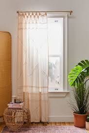 Paralyzed by the prospect of choosing window curtains and drapes? 15 Best Bedroom Curtain Ideas Easy Ideas For Bedroom Window Treatments