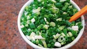 yeşil-soğan-salatası-nasıl-yapılır