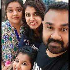 I am shaju sreedhar or simply kalabhavan shaju is a cine actor, has enacted in several malayalam mov. Popular Celeb Couple S Daughter To Make Her Heroine Debut Malayalam News Indiaglitz Com