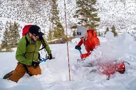 https://www.cpr.org/2023/03/13/someone-buried-in-an-avalanche-has-just-minutes-to-live-this-park-helps-you-practice-how-to-save-them/ gambar png