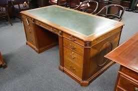 Executive desks, antique desks & computer tables : Office Desks Credenzas