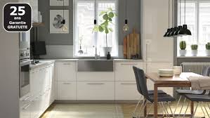 La cuisine blanche et bois es un hit total. Une Cuisine Moderne Et Lumineuse Avec Du Bois Ikea