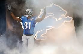 celebrating detroit lions great calvin