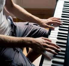 how to learn to play piano at home a
