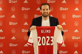 It's now important we stand up and be a team. Vragenvuur Stel Jouw Vraag Aan Ajaxstrateeg Daley Blind