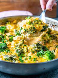 cheesy cauliflower rice with broccoli