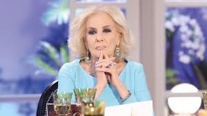 Rosa maría juana martínez suárez (born 23 february 1927), known by her stage name mirtha legrand , is an argentine actress and television presenter who has worked in argentina and spain , twin sister of retired actress silvia legrand. Indignacion En Twitter Porque Cuentas Fake Mataron A Mirtha Legrand Da La Nota