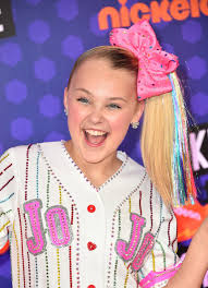 Talented beyond her age, jojo siwa initially rose to fame on the reality series, abby's ultimate dance competition. A Brief Explainer On Jojo Siwa For Everyone Who Keeps Hearing The Name Jojo Siwa But Have No Idea Who She Is