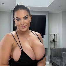 Big tits on twitter