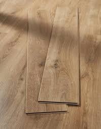 golden oak laminate flooring