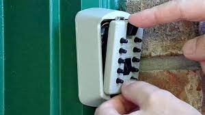 open close a wall mounted lockbox