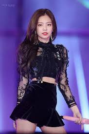 Paint it black on twitter. Jennie S Style Drastically Changed After She Changed Stylists Here S The Proof Koreaboo Blackpink Fashion Black Pink Blackpink Jennie