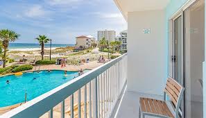 Wedding packages at our beachfront hotel can be customized for up to 100 people to make your dreams come true. Beachfront Hotel Rooms Holiday Inn Express Orange Beach Al