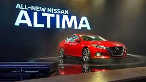 Slideshow continues on the next slide. 2019 Nissan Altima Preview