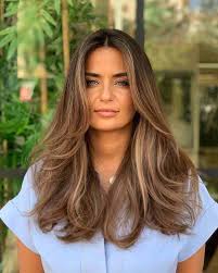 ideal haircuts for women with thick hair