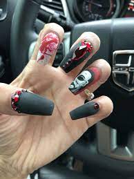 Michael Myers set 🔪 | Horror nails, Halloween acrylic nails, Acrylic nails  coffin short