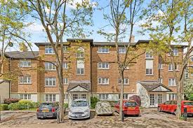 2 bed flats esher gardens