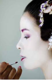 geisha the mystery behind the makeup