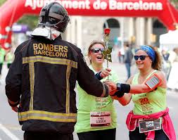 Sant Jordi: roses, llibres i La de Bombers