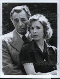 1979 Press Photo Robert Mitchum & Victoria Tennant in The Winds of War -  Historic Images