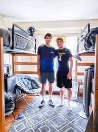 to organize a small dorm room