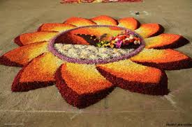 One of the popular and common pookalam design that you can't ignore this season as well is symmetric kolam design to adorn your. 60 Most Beautiful Pookalam Designs For Onam Festival Part 3