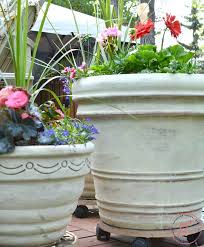 Large Terracotta Pots Get French