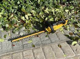 6 best cordless hedge trimmers uk