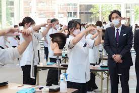 10月20日 （木曜日）横浜商業高等学校別科の授業公開の様子を視察しました 横浜市