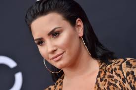 demi lovato posted a makeup free selfie