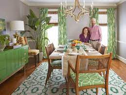 how to decorate with green and green rugs