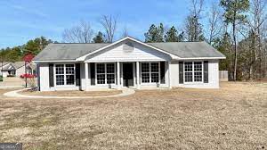 homes near garden lakes