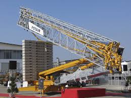 New Manitowoc Cranes Make Exciting North American Debut