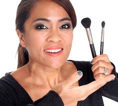 how many makeup brushes do you use on a