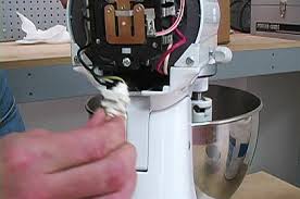 Please bring the stand mixer, or ship it prepaid and insured, to the nearest authorized service center. How To Fix A Kitchenaid Stand Mixer That Is Leaking Oil Ereplacementparts Com