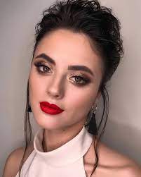 natural makeup looks with red lip