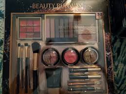 beauty runway 32 piece makeup set new
