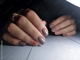 brown autumn gel varnish neat manicure