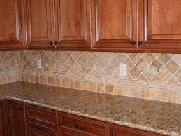 Choosing a backsplash for your kitchen can be an exciting, yet daunting task. Pin By Laura Espinosa On For The Home Travertine Backsplash Kitchen Tiles Backsplash Travertine Backsplash Kitchen