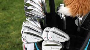 how many tour players use 14 clubs made