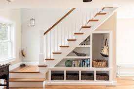 7 ideas for decorating under the stairs