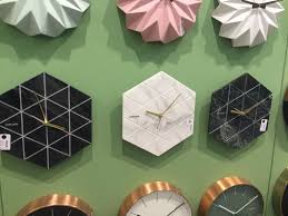 modern and cool wall clocks that favor