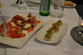 Prosciutto& Buffalo Mozzarella ; Seared Scallops - Foto di Beletti Restaurant  Cafe Bar, Dandenong - Tripadvisor