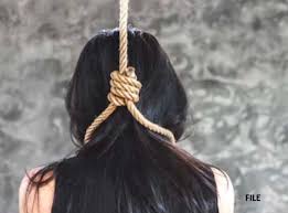 दो सगी बहनों ने फांसी का फंदा लगाकर की आत्महत्या…. | Gramin Patrika