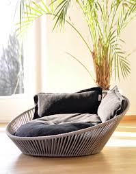 Your cat will love the elevated open ball design housing a. Siro Twist Luxury Cat Bed Aristopaws