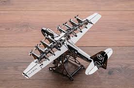Flugzeuge modellflugzeuge papiermodelle papierspielzeug rc autos weihnachten themen papierflieger. Time For Machine Heavenly Hercules Flugzeug Time For Machine 502006